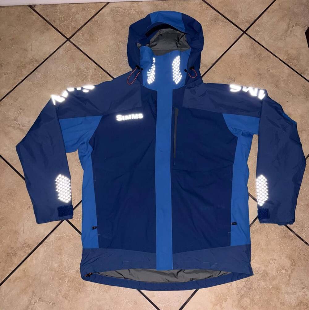 Simms Challenger Jacket Size L Blue Fishing Rain Coat